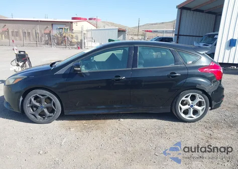 2014 Ford Focus St z USA, uszkodzony, nr VIN 1FADP3L97EL199309